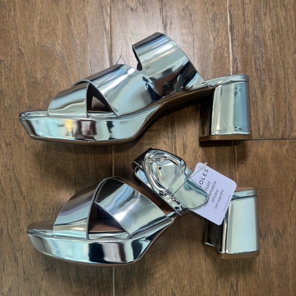 AEROSOLES Shoes - AEROSOLES Metallic Silver Mules